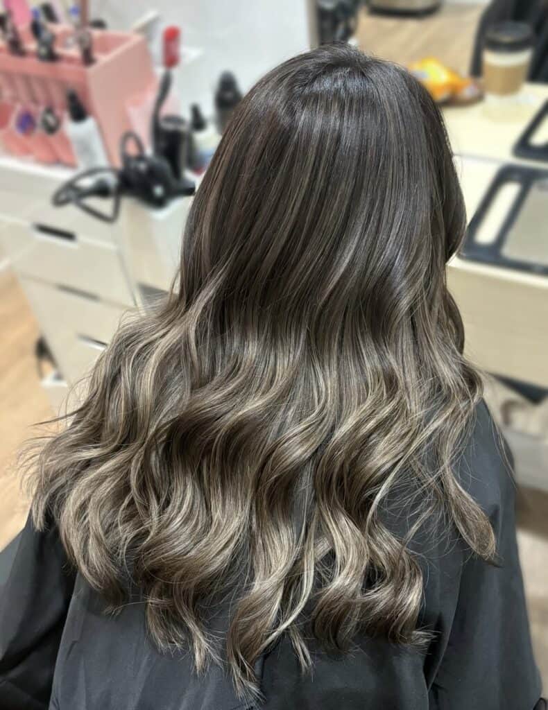 Soft bronde balayage