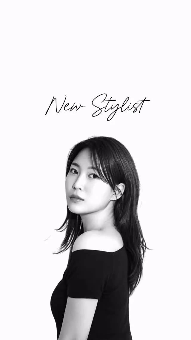 Meet our new stylist Sia! 🤍✨Specializing in restorative keratin treatments and effortlessly soft layered perms, Sia creates healthy, beautiful hair that’s made to move.📍Book an appointment with her at our Yonge & Sheppard location and discover your next look!Follow Sia: @hairbysia_to#kbeauty #torontohairstylist #hairstyles #hairstylist #hairspecialist #keratintreatment #layeredperms